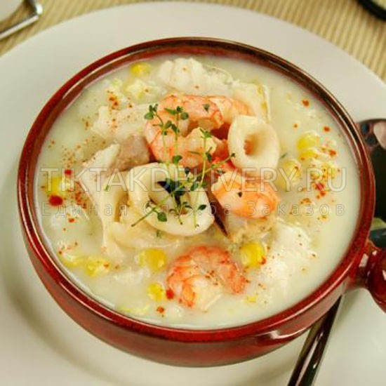 Сливочный суп с кальмарами и креветками
